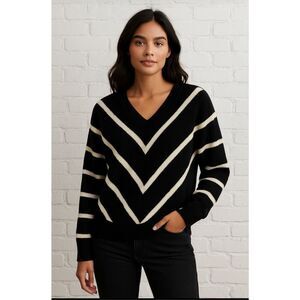 Angeleye Dolman Sleeve Black and White V neck Sweater Medium A